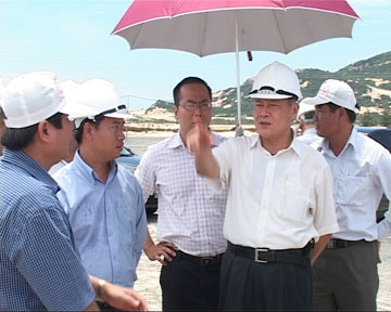 Kiểm tra tiến độ các dự án tại Khu Kinh tế Vân Phong