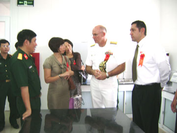 Khai trương cơ sở an toàn truyền máu và tư vấn xét nghiệm HIV tự nguyện do Quân đội Hoa Kỳ tài trợ