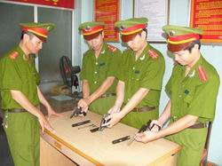 Sĩ quan nghỉ hưu trước hạn tuổi phục vụ cao nhất được trợ cấp 1 lần