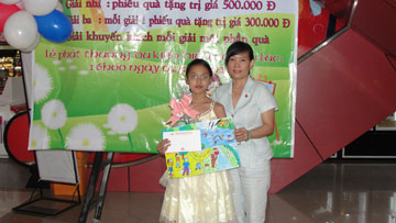 Trao giải cho cuộc thi vẽ tranh “Bé và môi trường”