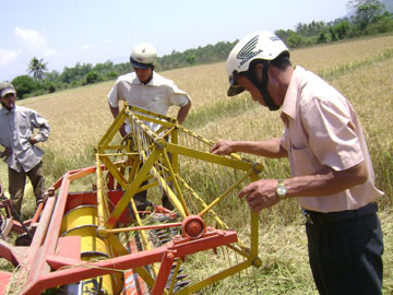 Cần một “sân chơi” riêng cho nông dân