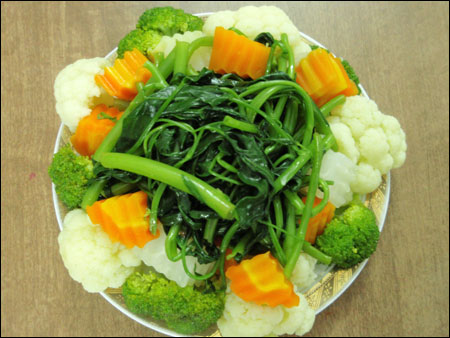 Mách bạn: Bí quyết luộc rau luôn xanh