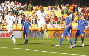 Chờ đương kim vô địch xoay xở