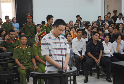 Tử hình kẻ giết vợ, phi tang xác dưới hầm rút