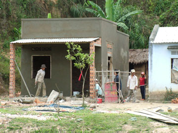 10 năm, xây dựng mới hơn 3.850 nhà đại đoàn kết