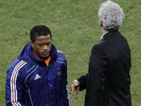 Patrice Evra sẽ phơi bày sự thật về đội tuyển Pháp