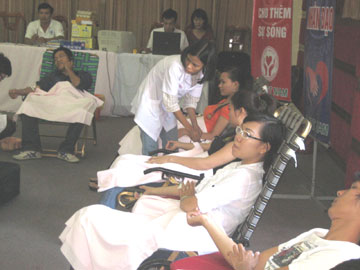 Phát triển mạnh, bền vững