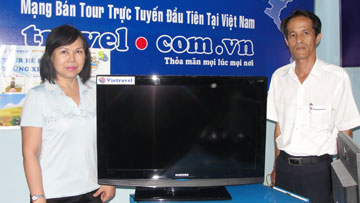 Trao giải cho khách hàng trúng thưởng