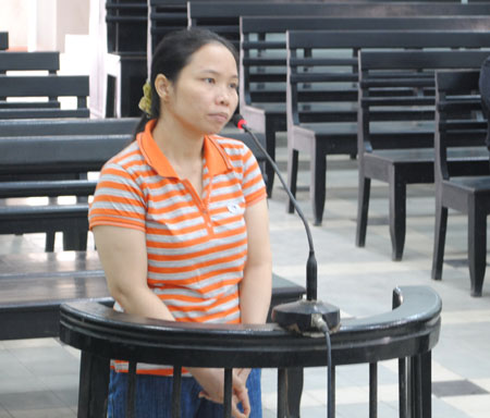 Vay nợ kiểu “mỡ nó rán nó”