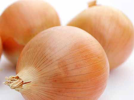 Mách bạn: Mẹo hay không ngờ với hành tây