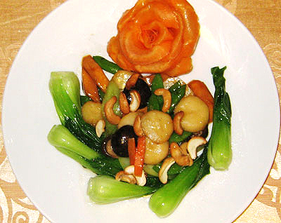 Món ăn: Rau củ ngũ sắc xào hạt điều