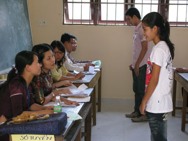 Hơn 10.000 thí sinh bước vào ngày thi đầu tiên