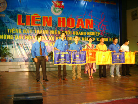 Cụm Thi đua Bảo hiểm - Ngân hàng đoạt giải nhất