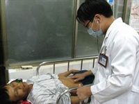 Ngành Y tế cấp cứu miễn phí cho nạn nhân bị lũ bão