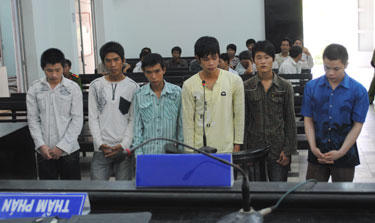 Đánh nhau, người chết, kẻ vào tù