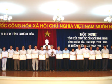 Đã kiến nghị bãi bỏ 93 thủ tục hành chính