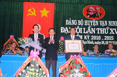 Bám sát quy hoạch phát triển vịnh Vân Phong, xem đây là tâm điểm và cơ sở để chuyển dịch cơ cấu kinh tế