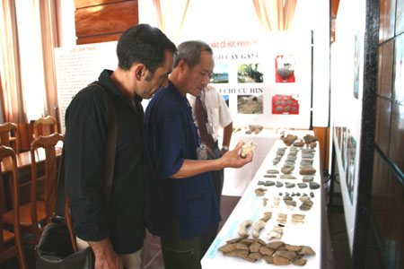 Hội thảo quốc tế “Khảo cổ học tiền - sơ sử Khánh Hòa”