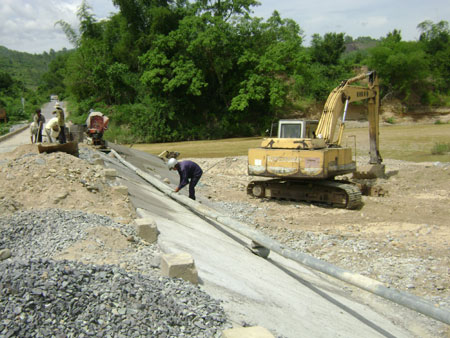 Đầu tư gần 330 triệu đồng sửa chữa mặt tràn cầu Diên Đồng