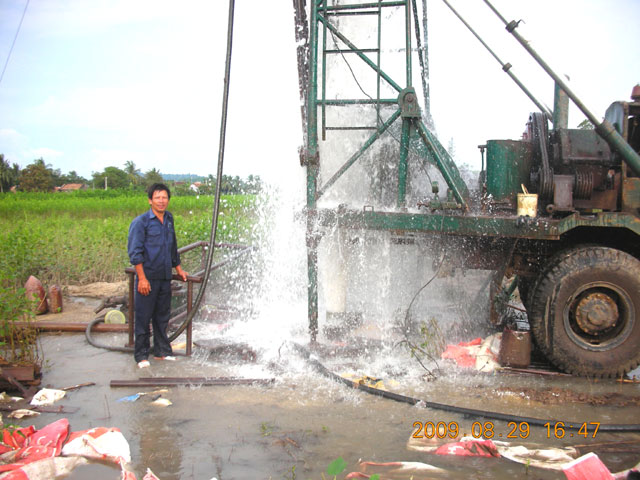 Nâng cao năng lực sản xuất, chăm lo cải thiện đời sống cho người lao động