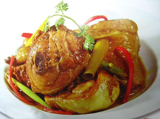 Món ăn: Đùi gà kho sả nghệ