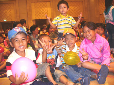 Mang lại sự sống cho hơn 300 trẻ em