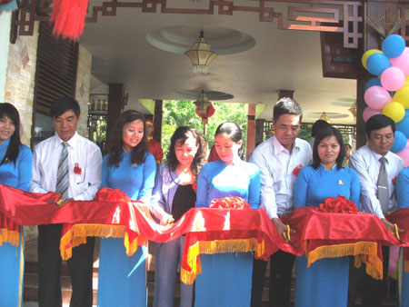 Khai trương Trung tâm Quảng bá sản phẩm và Nhà hàng yến sào Khánh Hòa