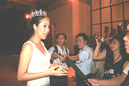 Bên lề cuộc thi Hoa hậu thế giới người Việt 2010