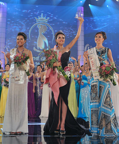 Người đẹp Lưu Thị Diễm Hương  đăng quang Hoa hậu thế giới người Việt 2010