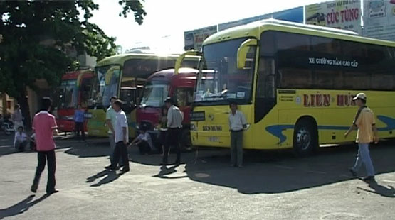 Đáp ứng đủ tàu xe đi lại cho hành khách