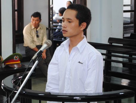 Xử phạt “tú ông” 3 năm tù