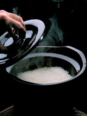 Mách bạn: Cách nấu cơm không làm mất vitamin