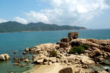 Nâng mức phí tham quan Tháp Bà Ponagar và Hòn Chồng