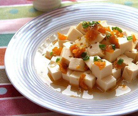 Món ăn: Đậu hũ luộc và trứng muối