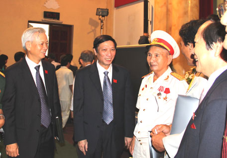 Một số hình ảnh tại Đại hội đại biểu Đảng bộ tỉnh Khánh Hòa lần thứ XVI, nhiệm kỳ 2010 - 2015