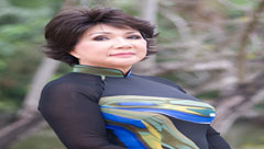 Ca sĩ Lệ Thu giao lưu với khán giả Nha Trang