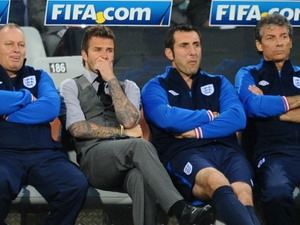 Rooney tiến cử Beckham là Huấn luyện viên trưởng "Tam sư"