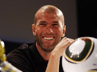 Zidane làm “quân sư” cho Mourinho