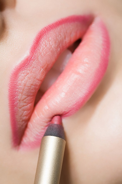 Mẹo chọn chì kẻ viền môi