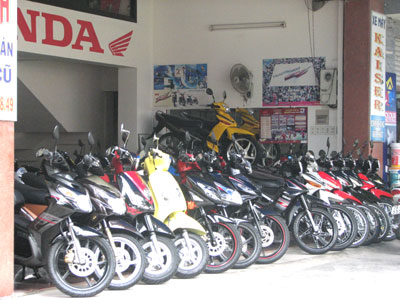 Thị trường xe tay ga “tăng nhiệt”