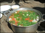 Mẹo vặt: Để nước canh không tràn nồi