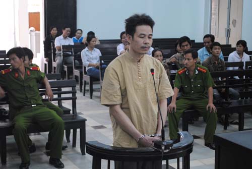 Vì sao Trần Văn Ban thoát án tử hình?