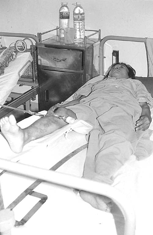 Hãy giúp đỡ người mẹ nuôi 3 con bệnh tật