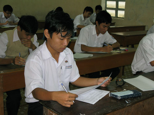 325 học sinh tham dự