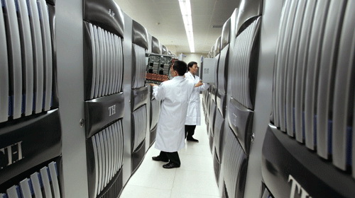 Một phần siêu máy tính Tianhe-1A.