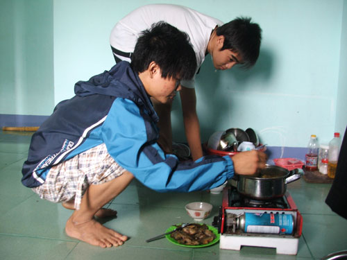 Học sinh ở trọ: Vất vả… tuổi hồng