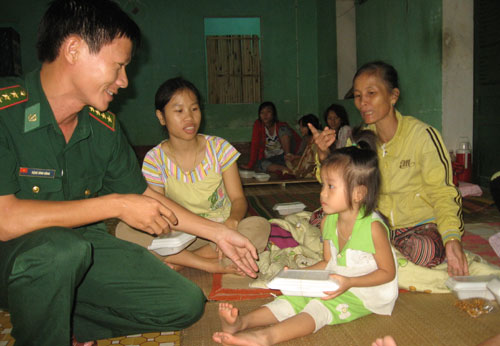 “May mà có các anh…”