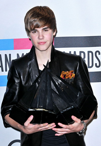 Justin Bieber đại thắng tại giải thưởng âm nhạc Mỹ