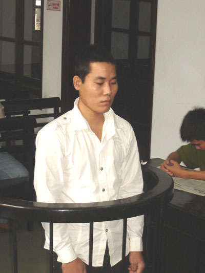 Nửa đêm đến tiệm cầm đồ “khoắng” của