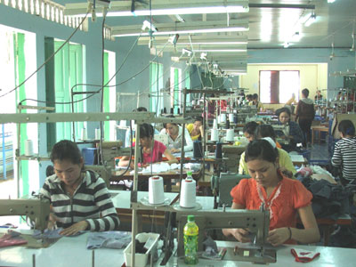 Ngành dệt may: Trong khó khăn vẫn khởi sắc